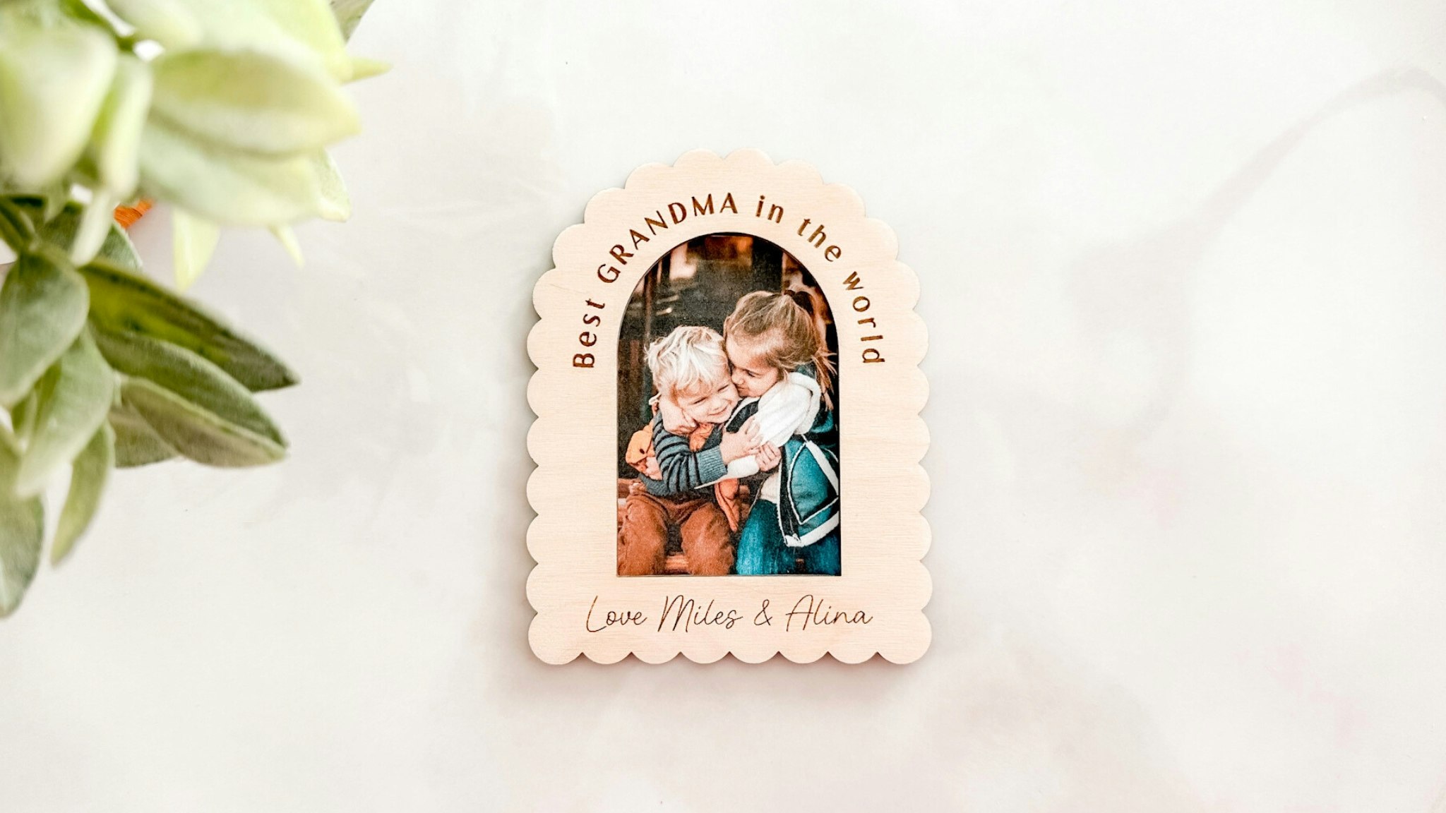 Best Mom/Grandma Scalloped Arch Fridge Magnet 