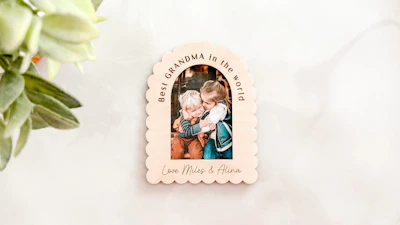 Best Mom/Grandma Scalloped Arch Fridge Magnet