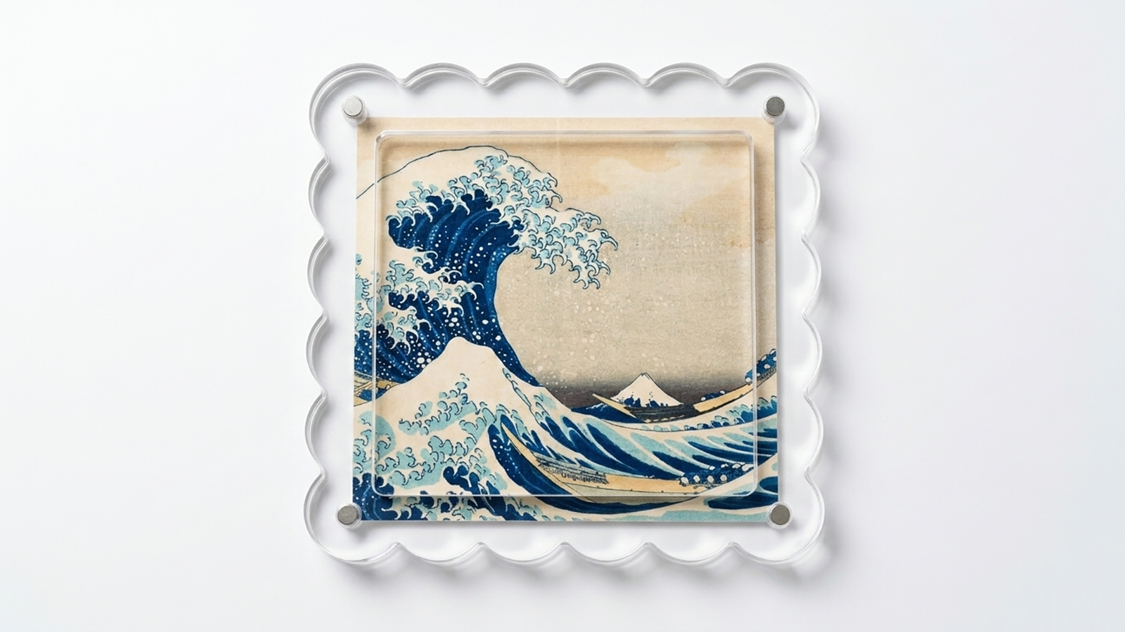 Scalloped Magnet Photo Frame