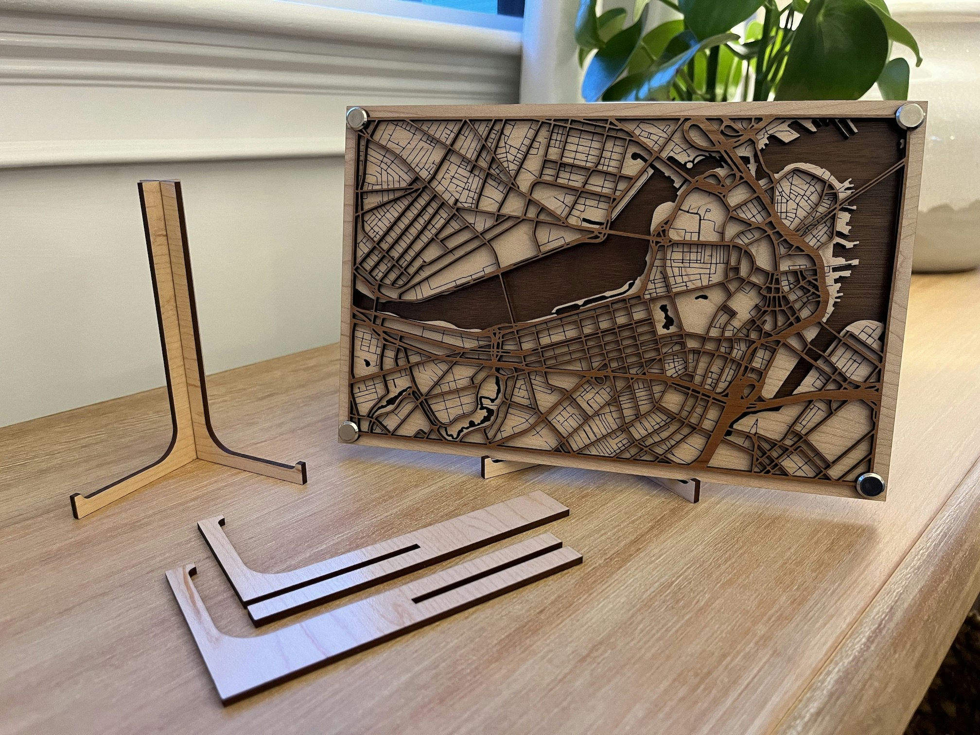 Two-Piece Picture Stand