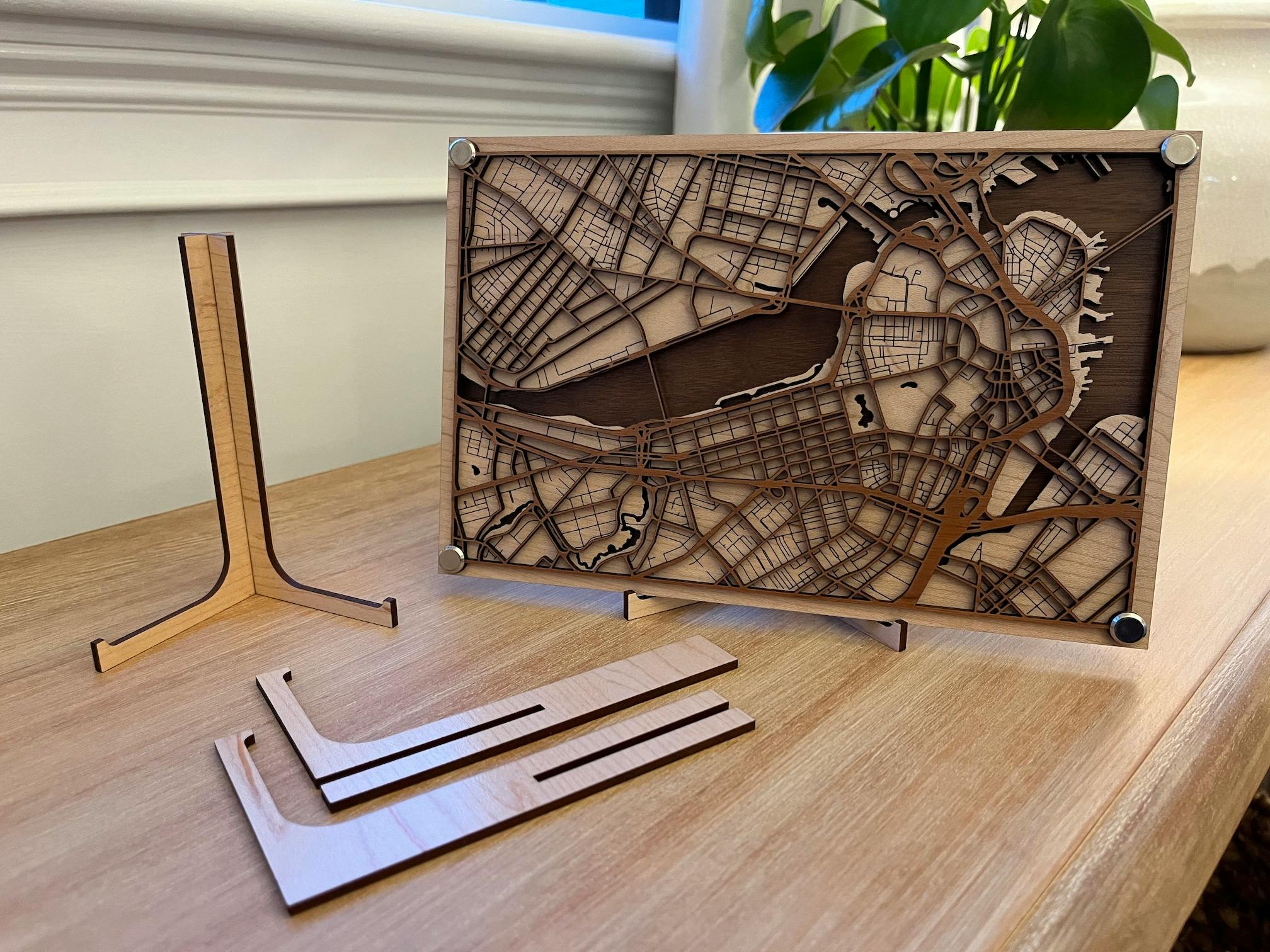 Two-Piece Picture Stand
