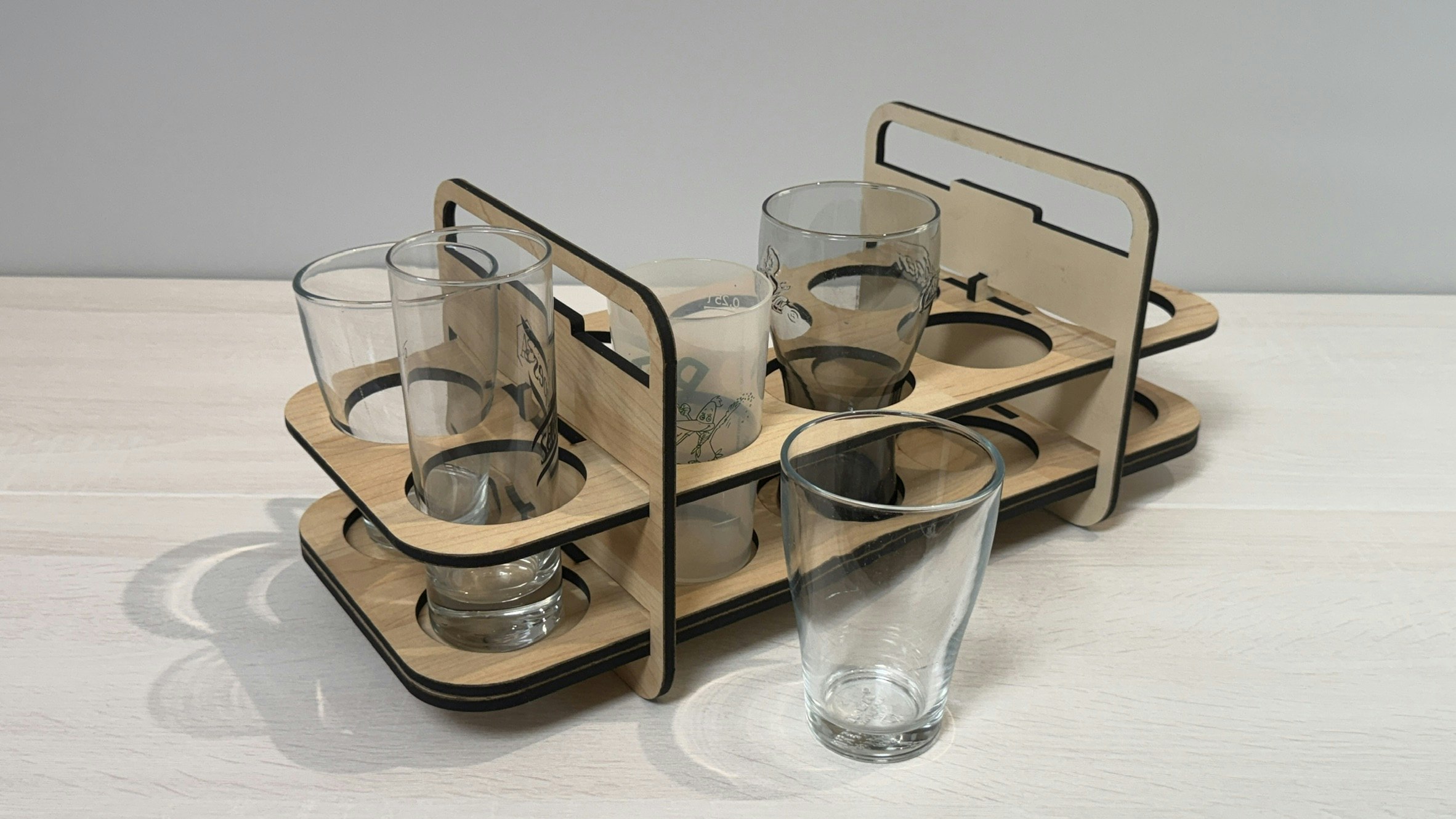 Glass keeper