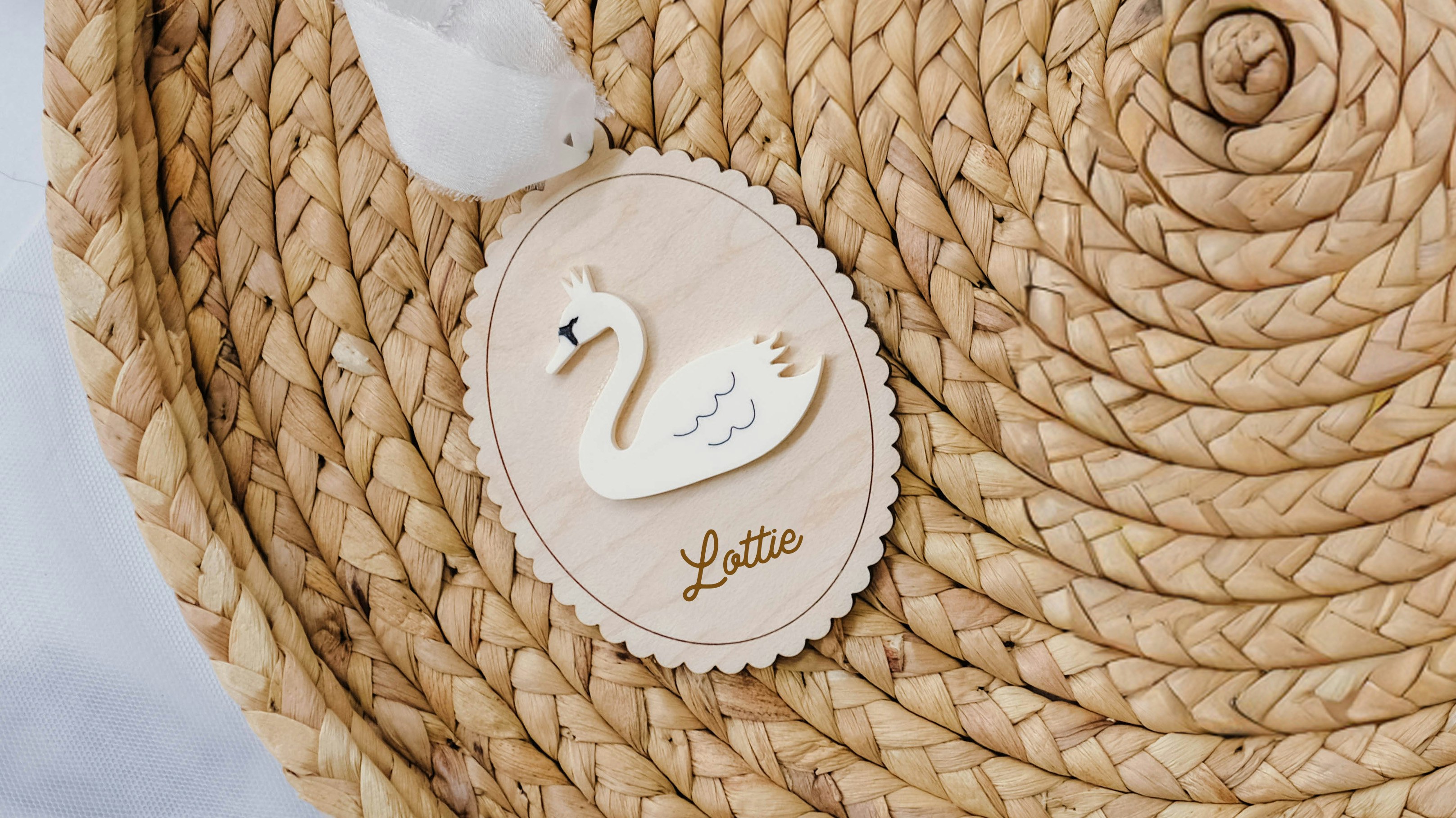 Scalloped Swan Tag