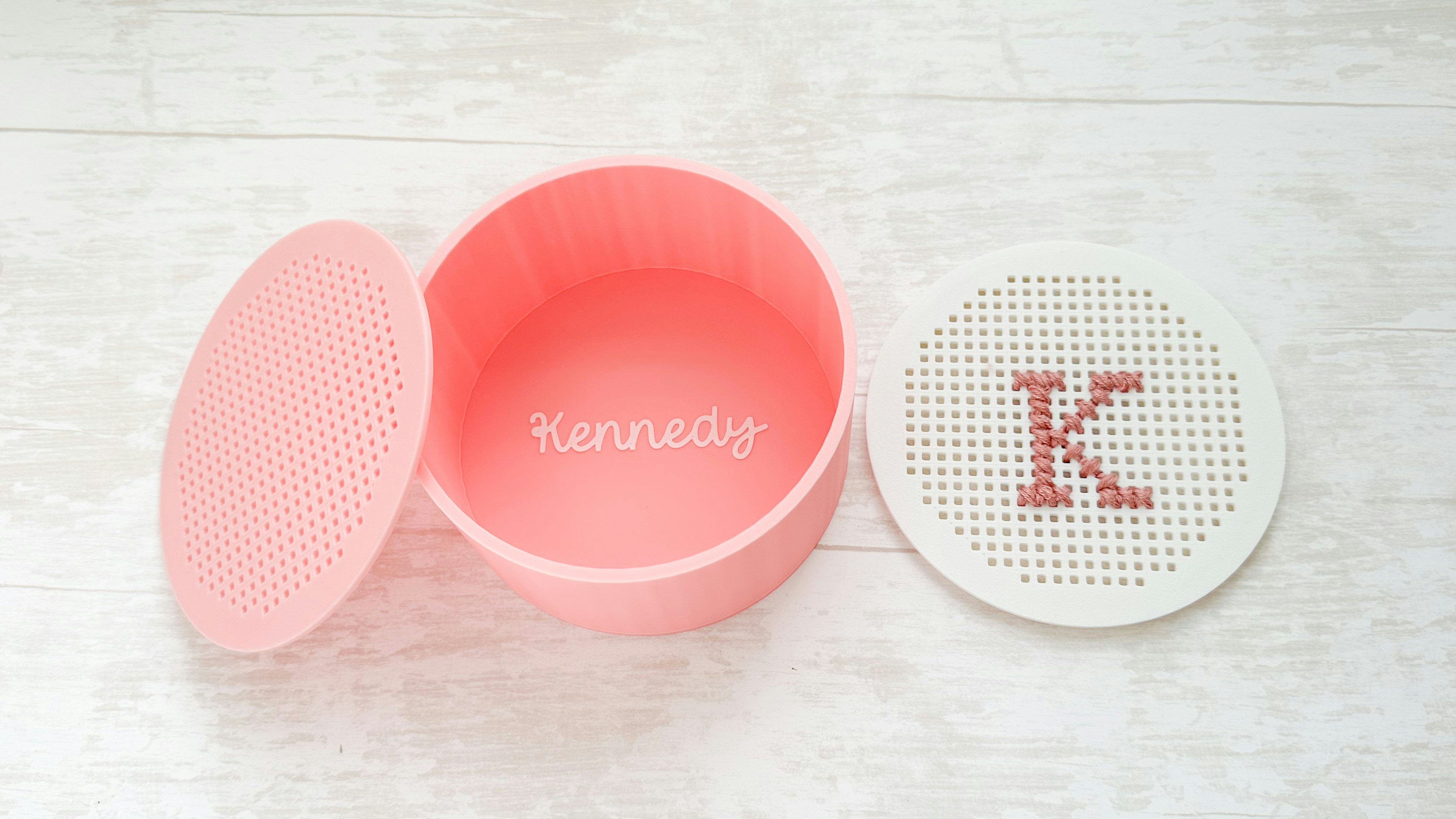 Embroidered Top Circle Container 3D Print