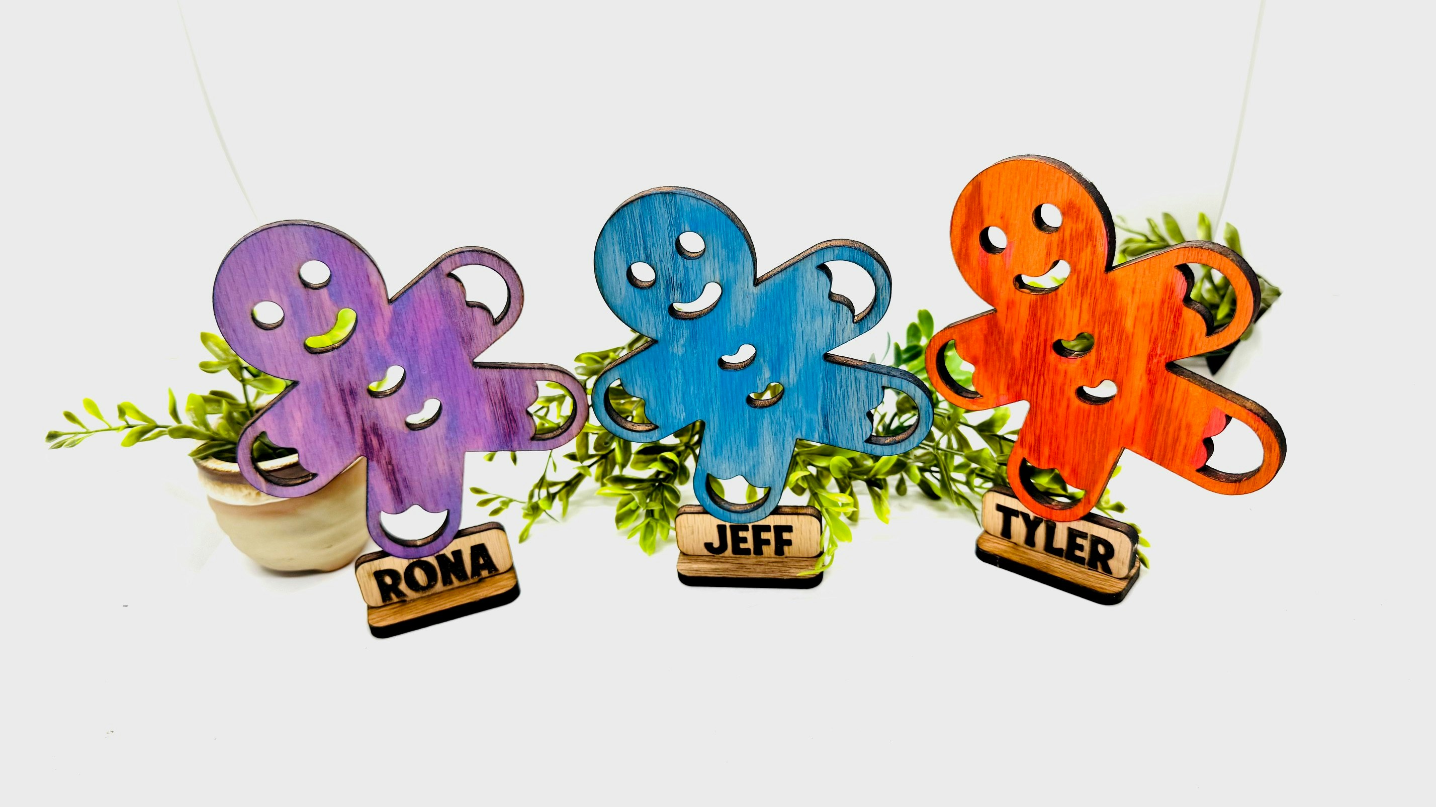 Gingerbread Name Stands