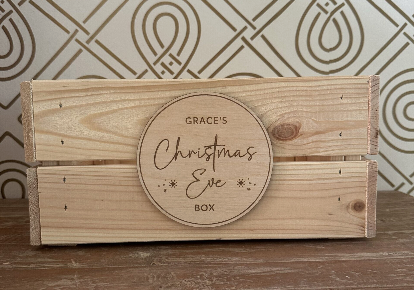 Round Christmas Box Plaque