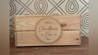 Round Christmas Box Plaque