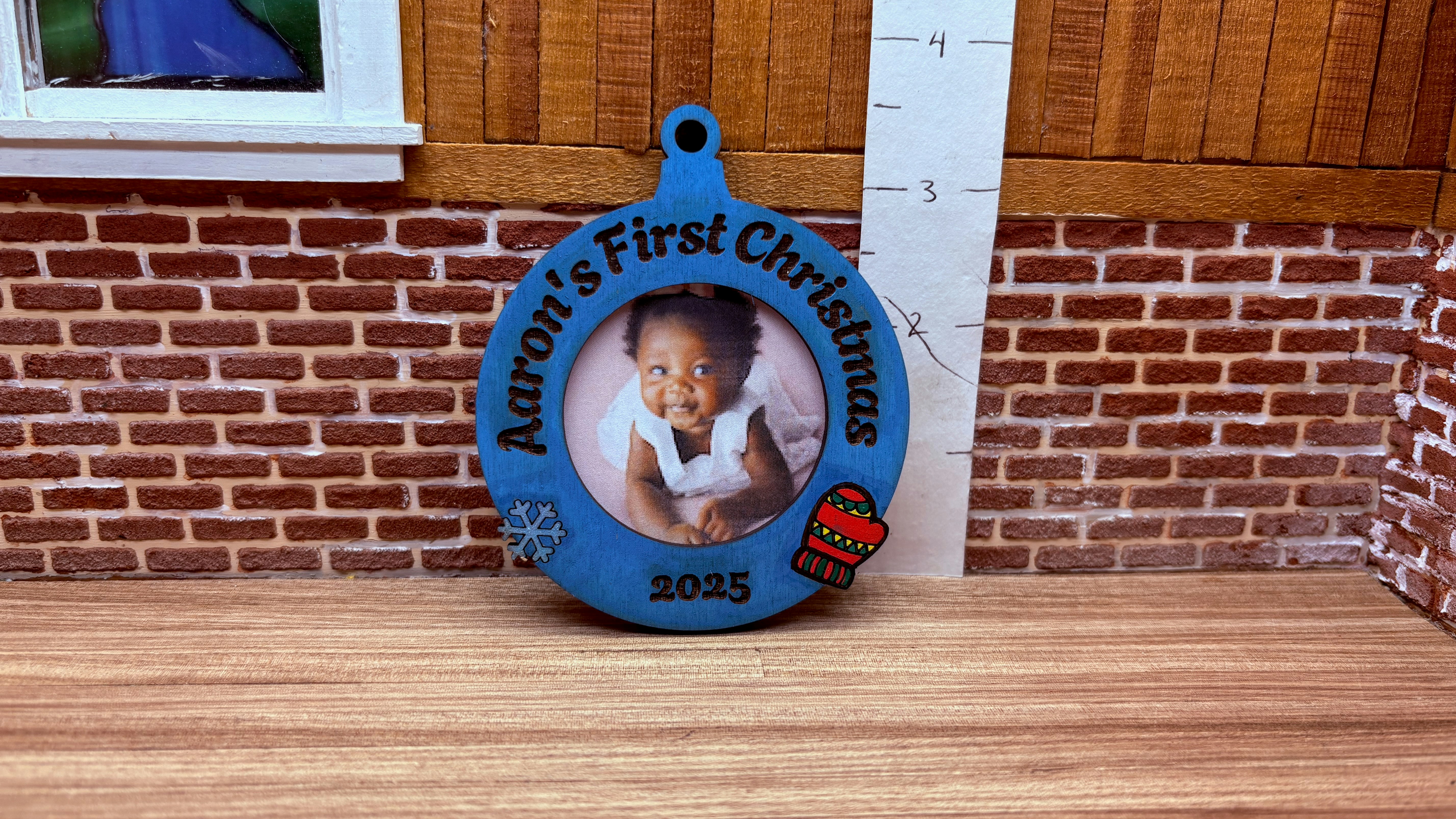 Baby's First Christmas Frame Round