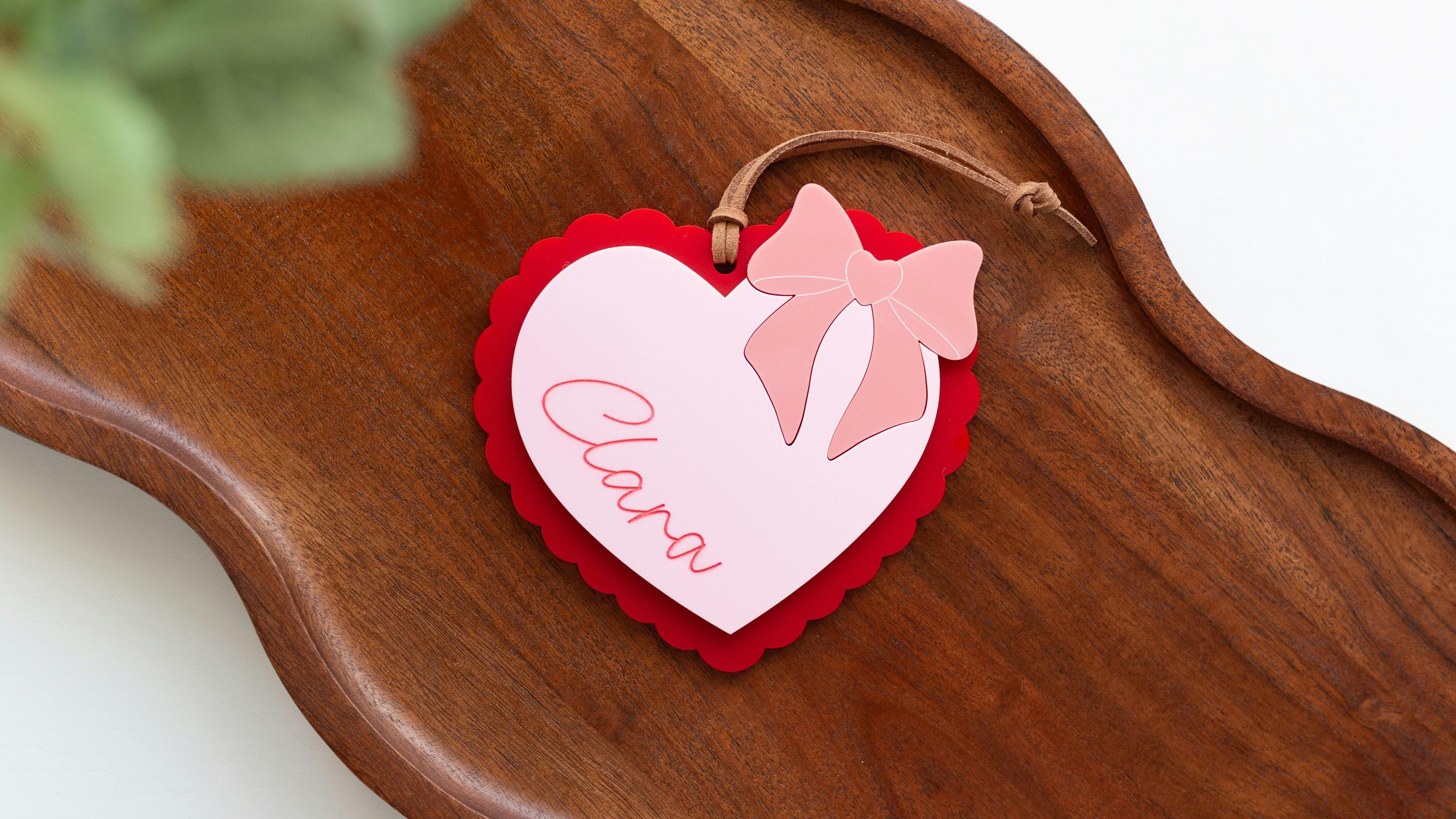 Side Bow Heart Tag
