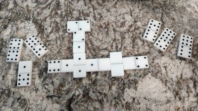 Dominos