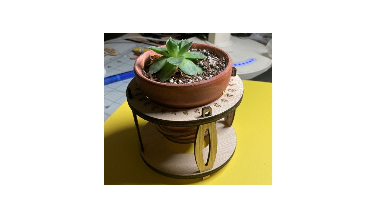 Spiral Plant Pot Holder