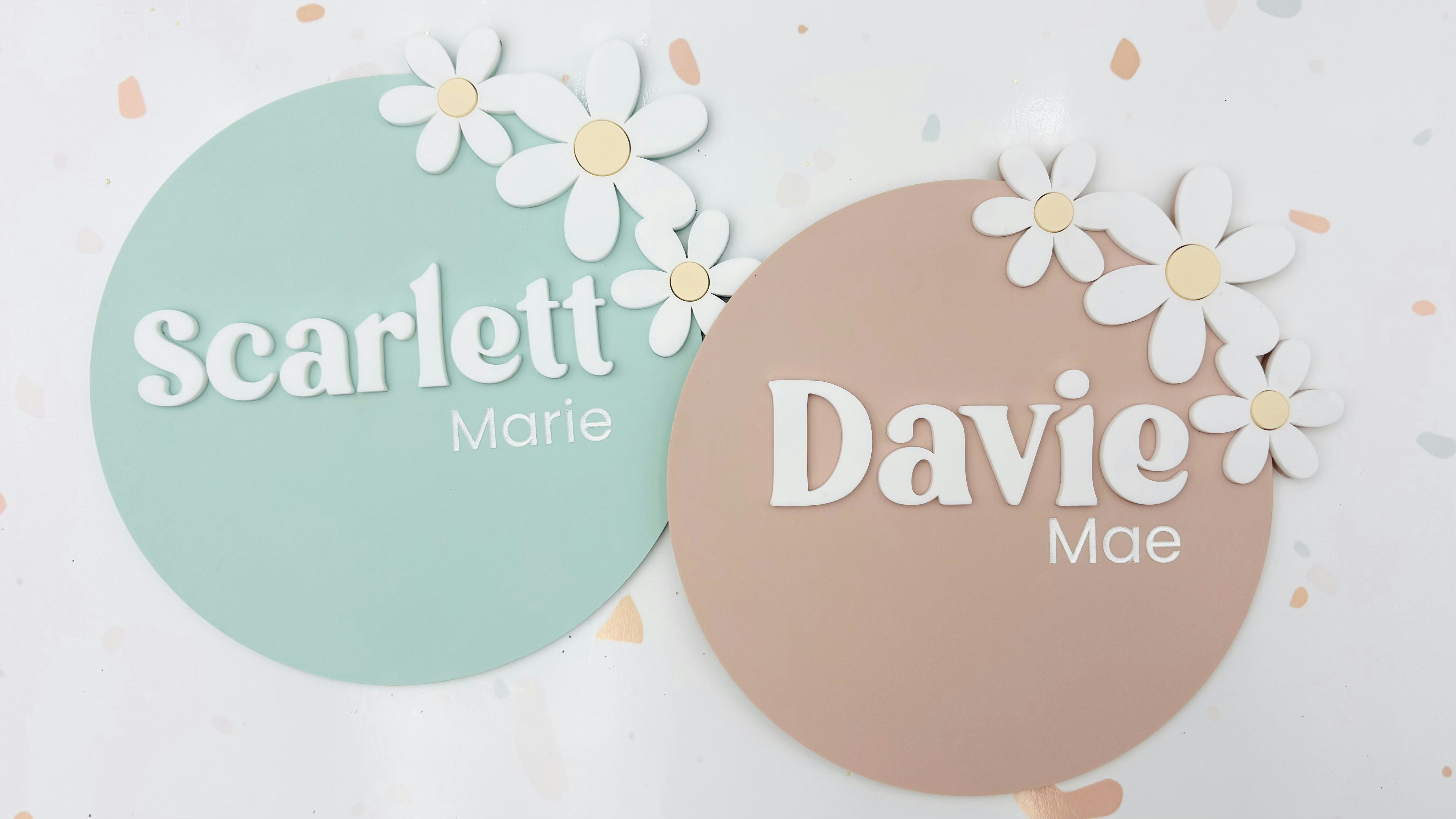 Daisy Name Sign