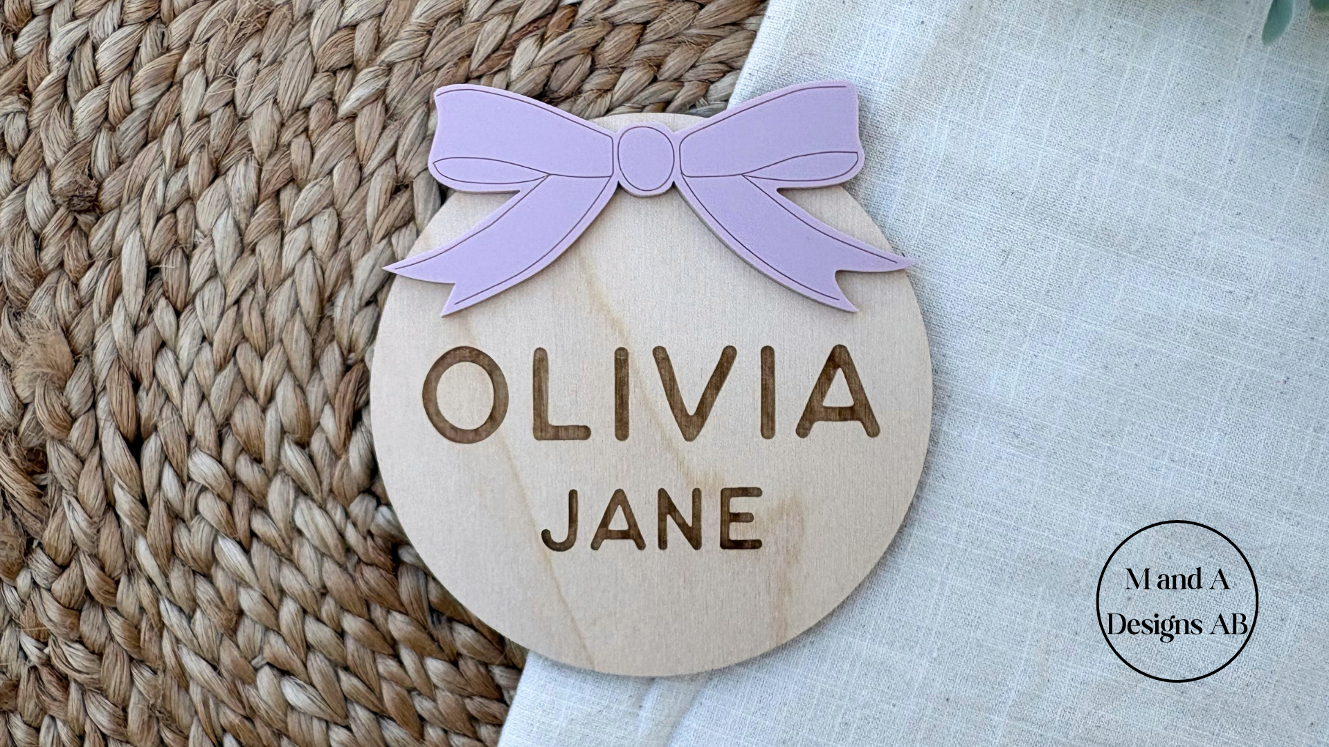 Bow Name Round Sign