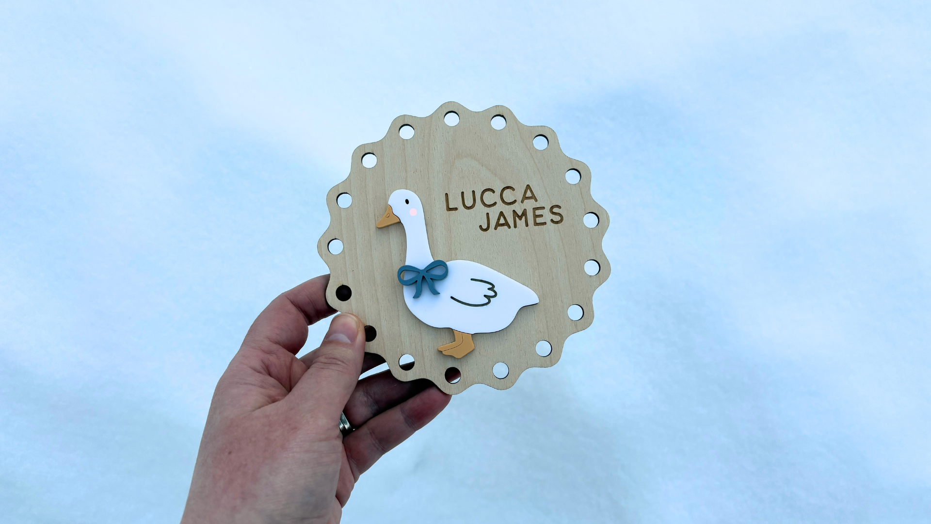 Wavy Scallop Goose Disc Sign